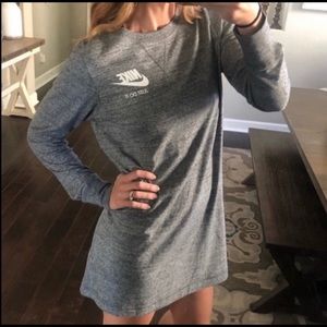 Long sleeve Nike shirt/dress
